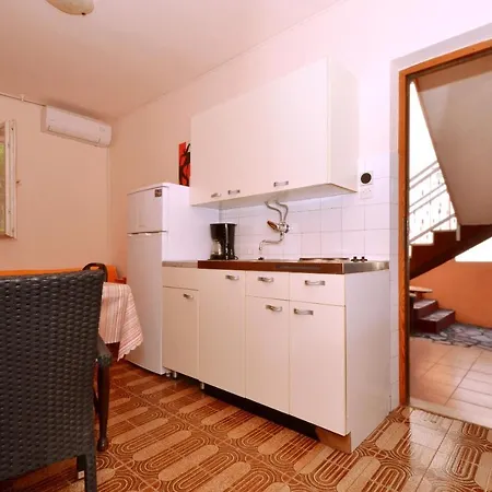 Apartment B With Terrace With The Sea View *