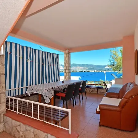 B With Terrace With The Sea View * Trogir