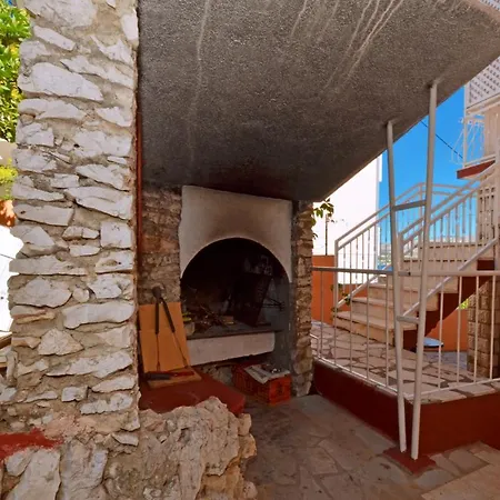 B With Terrace With The Sea View Apartman