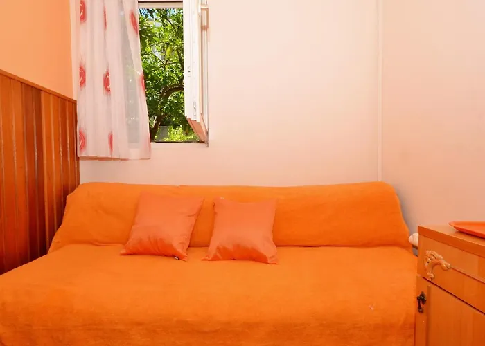 B With Terrace With The Sea View * Trogir