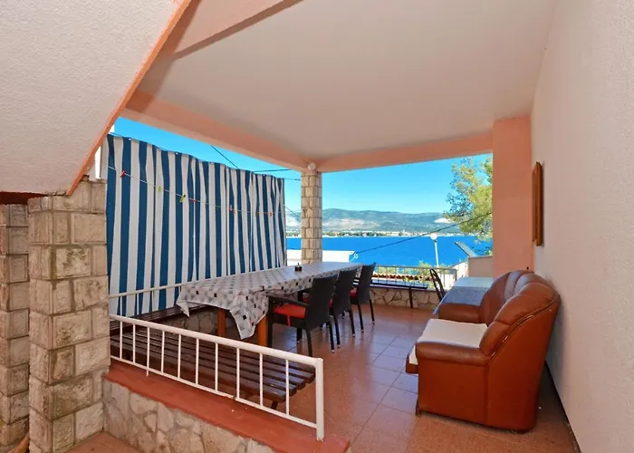 B With Terrace With The Sea View * Trogir