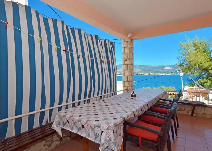 B With Terrace With The Sea View * Trogir